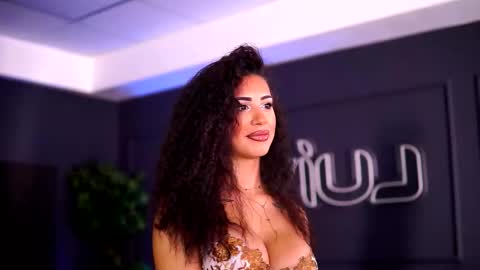 Sienna online show from October 25, 10:58 am