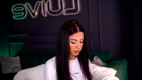 Sienna online show from October 20, 9:47 am