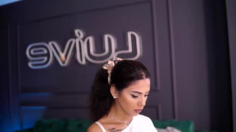 Sienna online show from October 19, 9:47 am