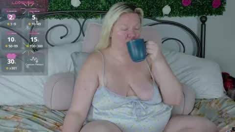 Sienna Luxx online show from July 27, 1:47 am