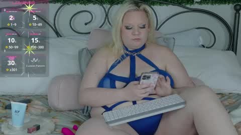 Sienna Luxx online show from May 27, 10:07 pm