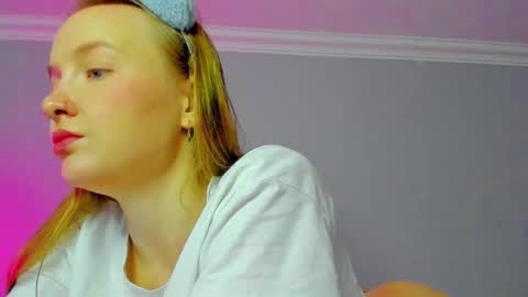 Mila online show from October 28, 7:31 am