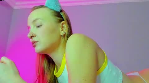 Mila online show from October 22, 8:28 am