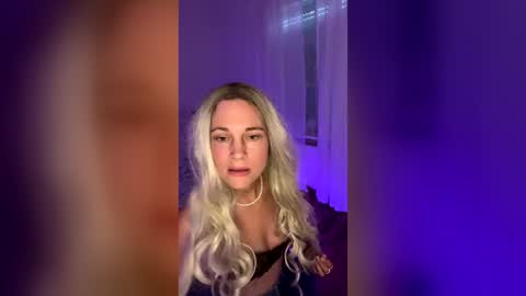 Blonde dream  online show from July 7, 5:17 pm