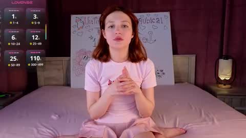 silly___woman online show from October 25, 3:23 pm