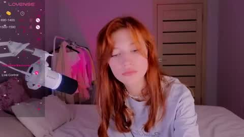 silly___woman online show from June 11, 7:56 pm