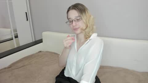 Kate online show from February 26, 6:11 pm