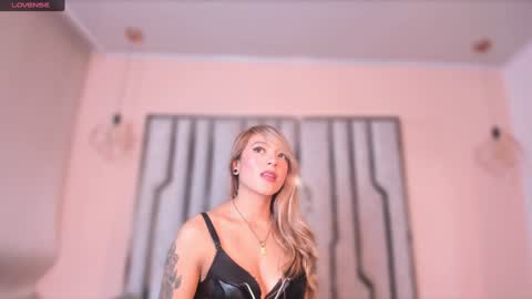 Silvy Layton online show from December 7, 1:30 am