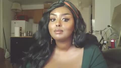 Simin Fox online show from November 7, 1:30 am