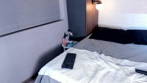 simon_durand online show from December 20, 4:30 am