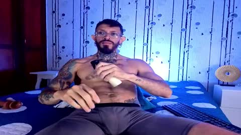 Simon  online show from February 5, 12:20 pm