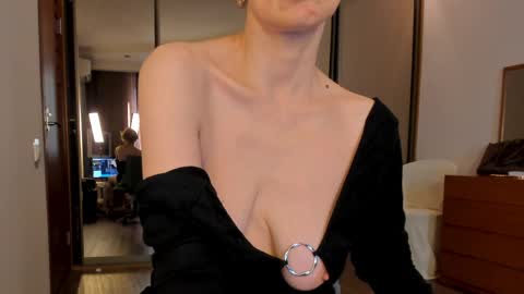 Simona  online show from April 1, 1:12 pm