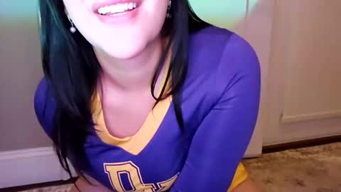 simonesighren online show from October 16, 5:07 am