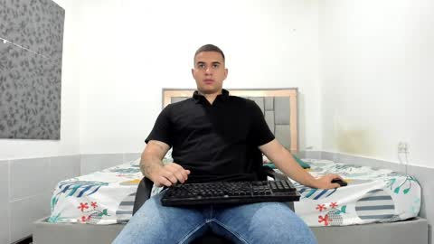 SIMON KELER online show from April 5, 2:03 pm