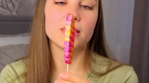 Zoe online show from February 24, 4:37 am