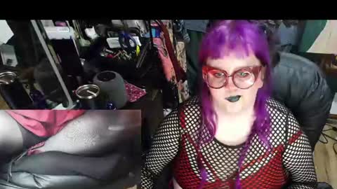 Sinstress hemlock online show from June 25, 5:12 am