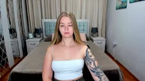 SirenaBloom online show from July 29, 4:34 am