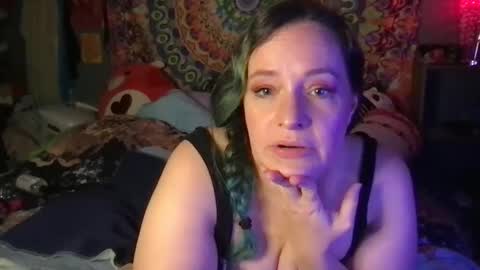 Snapshot of sirenfalls888 chatting on October 2, 4:33 am RavenFalls Aphrodite Priestess online show from October 2, 4:33 am