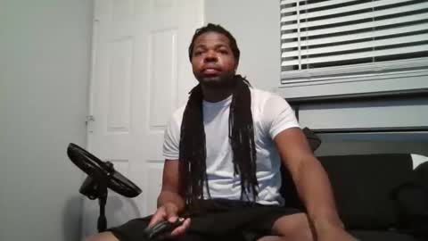 Snapshot of sirthedom chatting on October 29, 2:13 am sirthedom online show from October 29, 2:13 am