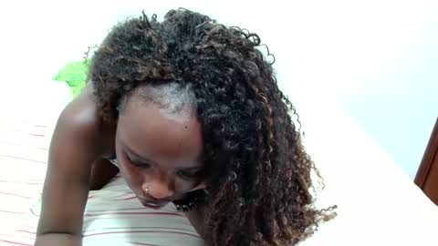 shannie online show from April 16, 9:39 pm