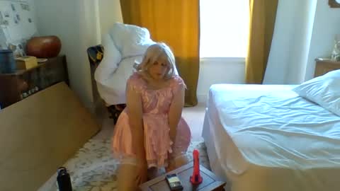 sissysteph00 online show from July 2, 2:22 pm