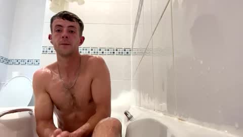 sixpackmac1 online show from September 18, 1:59 pm