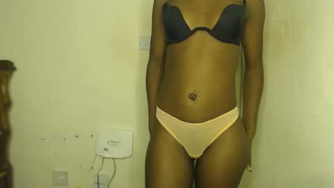sizzly_ass online show from March 18, 8:37 pm