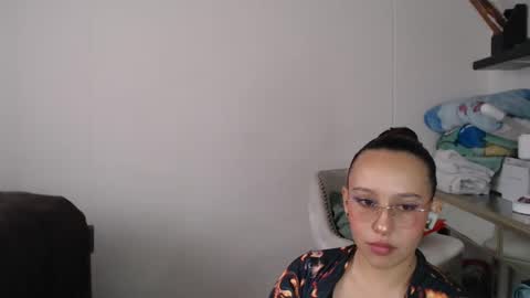 Snapshot of skarlet_adams chatting on February 13, 8:13 pm Alice online show from February 13, 8:13 pm