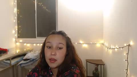 Snapshot of skarlet_adams chatting on February 3, 12:25 am Alice online show from February 3, 12:25 am