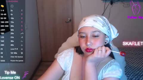 Snapshot of skarlet_adams chatting on October 22, 10:00 pm Alice online show from October 22, 10:00 pm