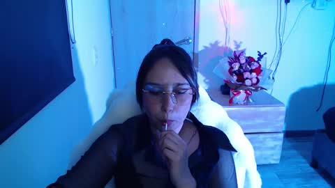 Snapshot of skarlet_adams chatting on September 10, 9:27 pm Alice online show from September 10, 9:27 pm