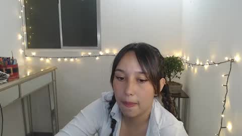 Snapshot of skarlet_adams chatting on January 24, 9:37 pm Alice online show from January 24, 9:37 pm
