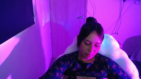 Snapshot of skarlet_adams chatting on September 11, 9:38 pm Alice online show from September 11, 9:38 pm