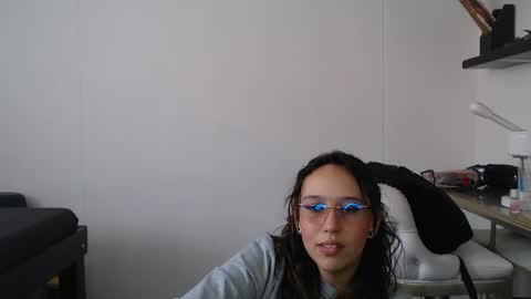 Snapshot of skarlet_adams chatting on February 5, 2:37 pm Alice online show from February 5, 2:37 pm