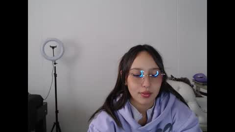 Snapshot of skarlet_adams chatting on March 9, 7:05 pm Alice online show from March 9, 7:05 pm