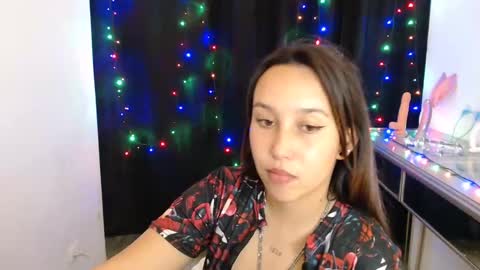 Snapshot of skarlet_adams chatting on January 15, 3:00 am Alice online show from January 15, 3:00 am