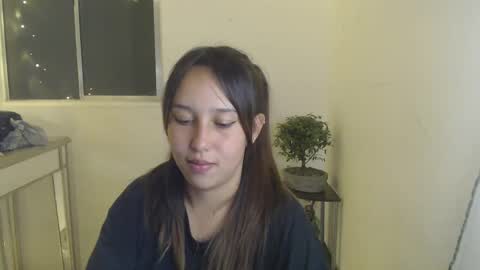 Snapshot of skarlet_adams chatting on January 21, 3:37 am Alice online show from January 21, 3:37 am