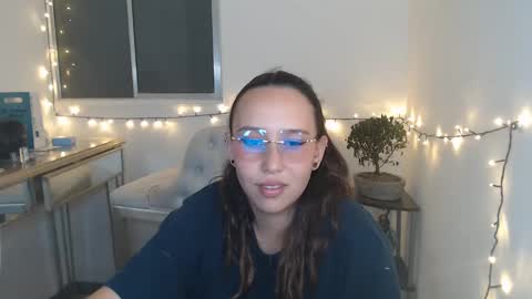 Snapshot of skarlet_adams chatting on January 30, 9:47 pm Alice online show from January 30, 9:47 pm