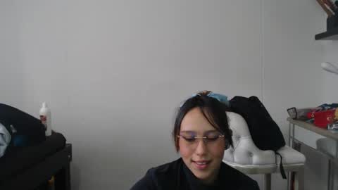 Snapshot of skarlet_adams chatting on February 7, 9:37 pm Alice online show from February 7, 9:37 pm