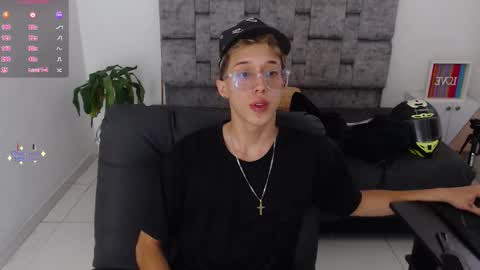 skinny_bigcock20 online show from December 1, 9:02 pm