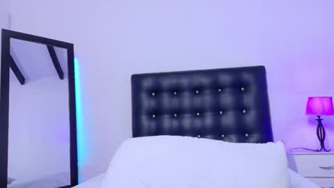 skinny_hottie18 online show from November 28, 2:24 pm