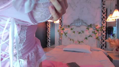   online show from February 7, 5:51 pm