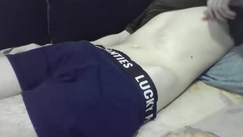 skinnycuteb0y online show from June 6, 8:53 am