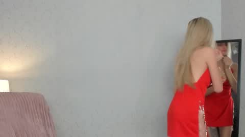 Skinnyladyy online show from March 8, 2:34 am