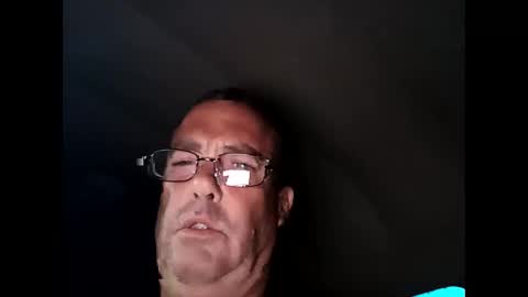 skip1975 online show from February 11, 7:39 pm