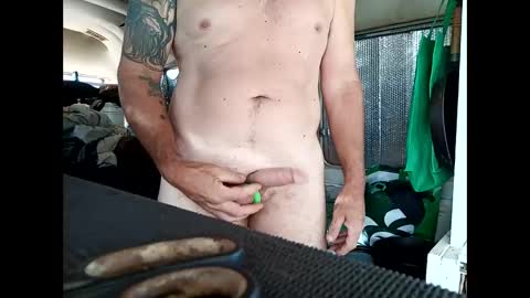 skip1975 online show from December 14, 8:20 am