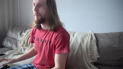 sky_guy25 online show from March 4, 7:41 am