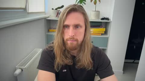 sky_guy25 online show from October 17, 8:40 am