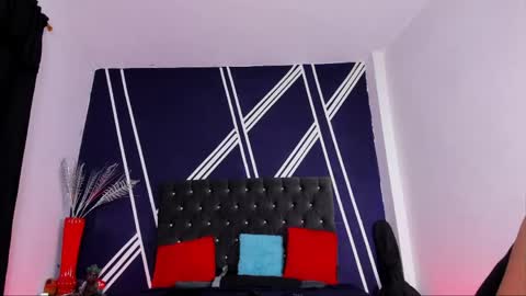 skydarkblue online show from March 23, 5:01 am