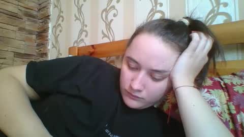 skyressie333 online show from February 19, 1:54 pm